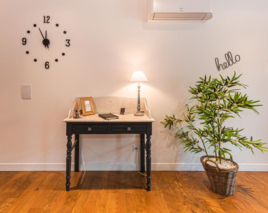 Les Gites Du Chateau - L Appartement Du Roi - Magnifique Appartement Face Au Chateau 内拉克 外观 照片